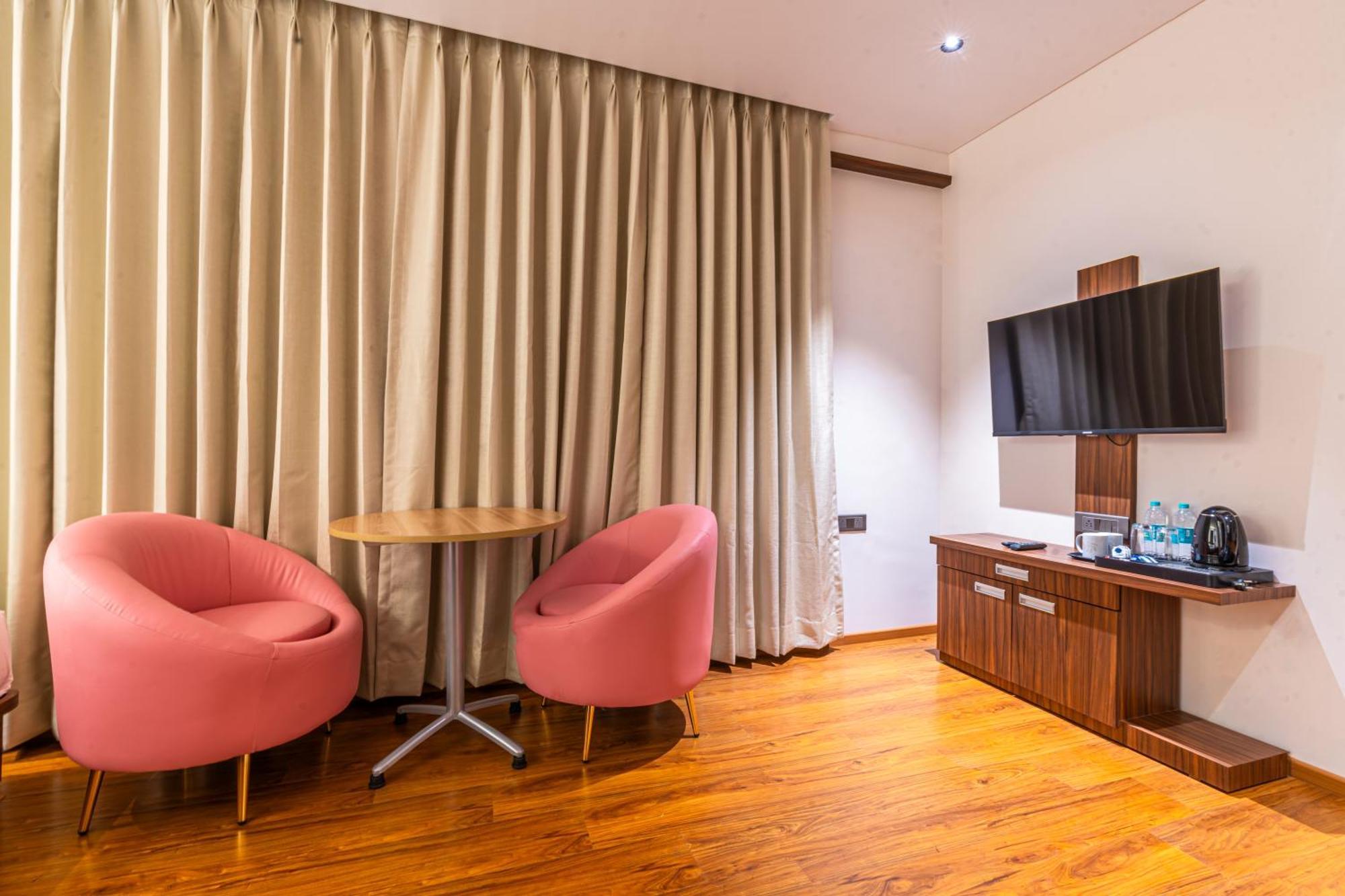 Treebo Premium Heritage Grand -Majiwada Thane Luaran gambar