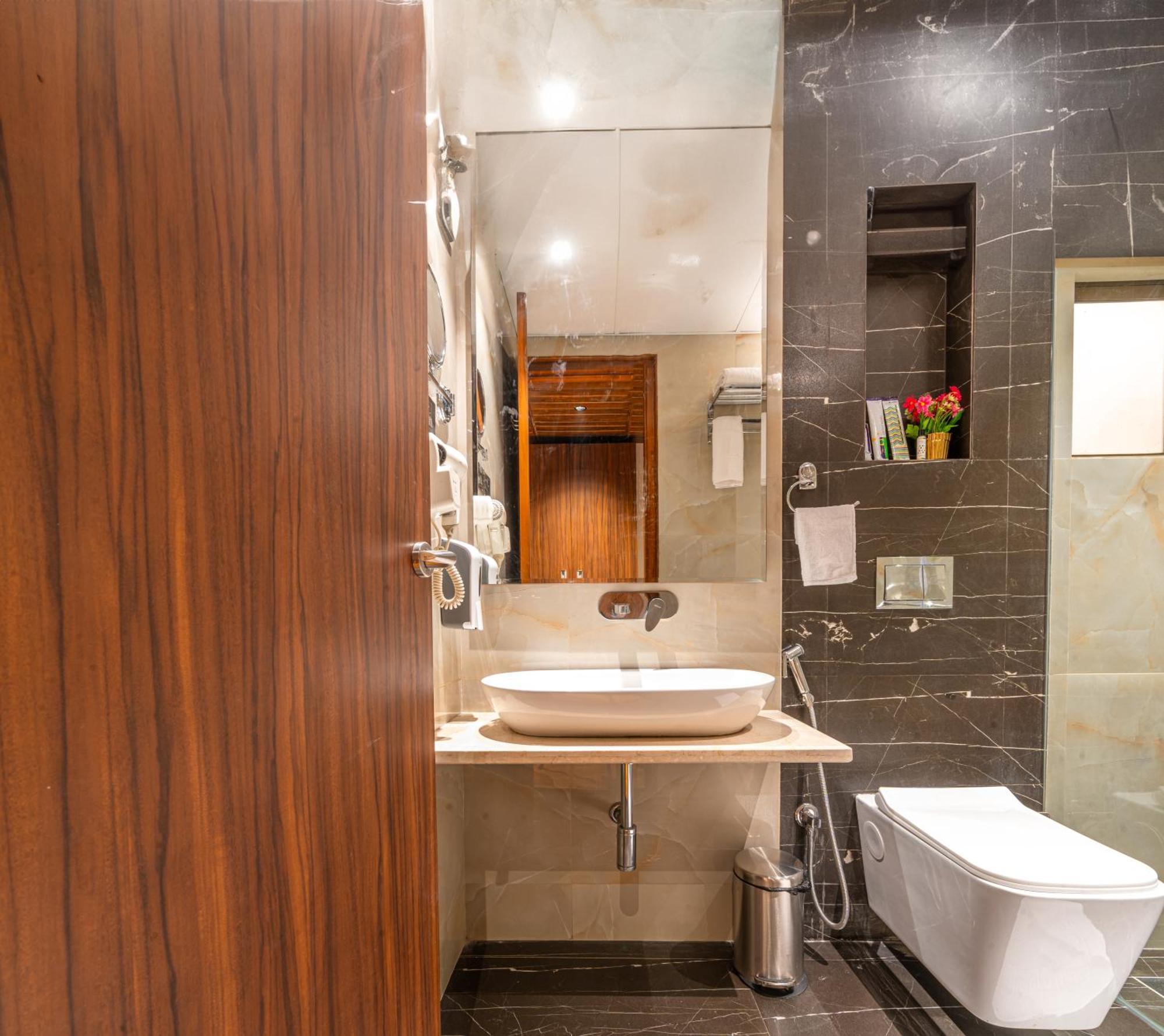 Treebo Premium Heritage Grand -Majiwada Thane Luaran gambar